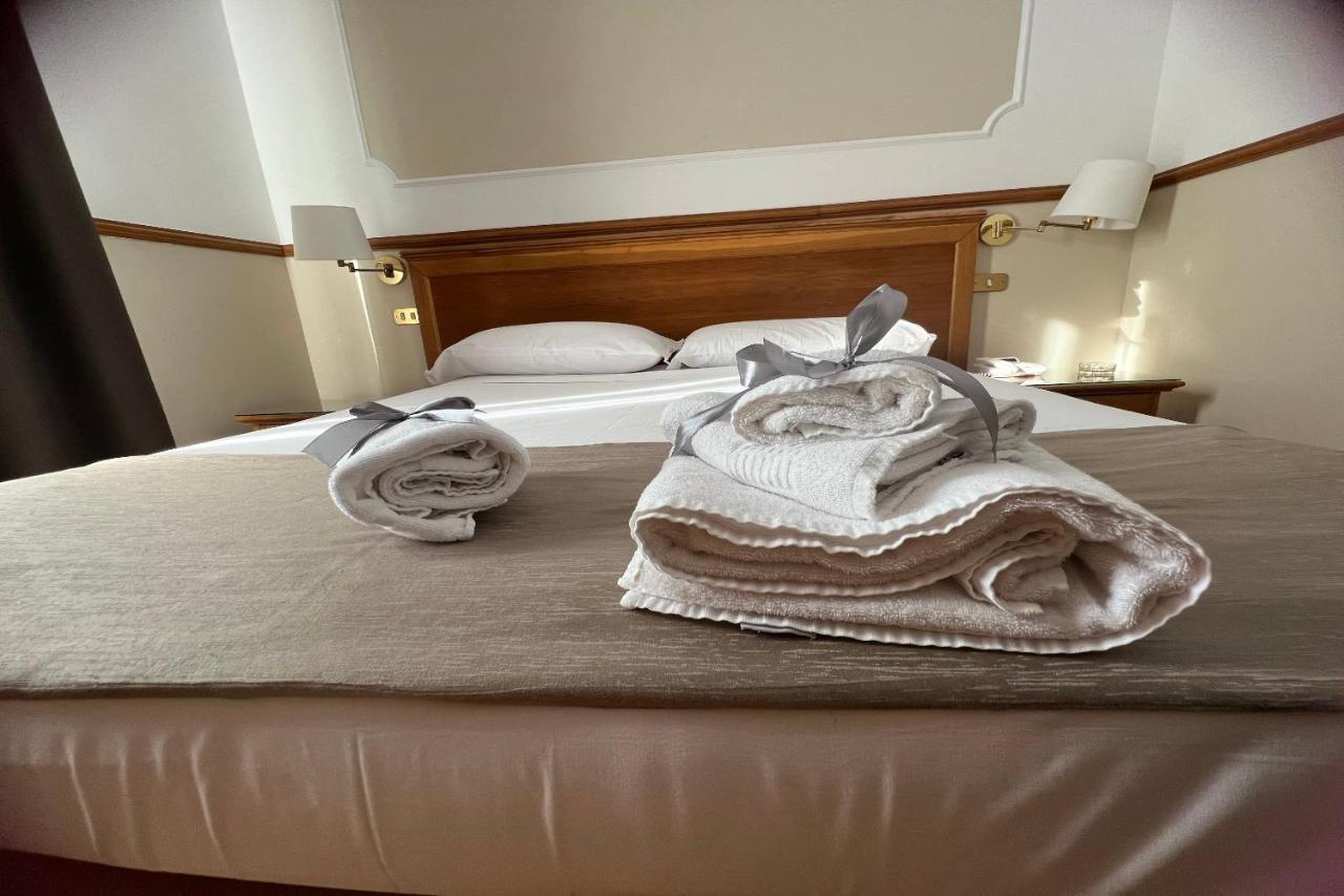Hotel Leopardi Neapol Zewnętrze zdjęcie