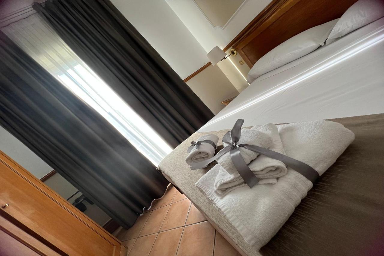 Hotel Leopardi Neapol Zewnętrze zdjęcie