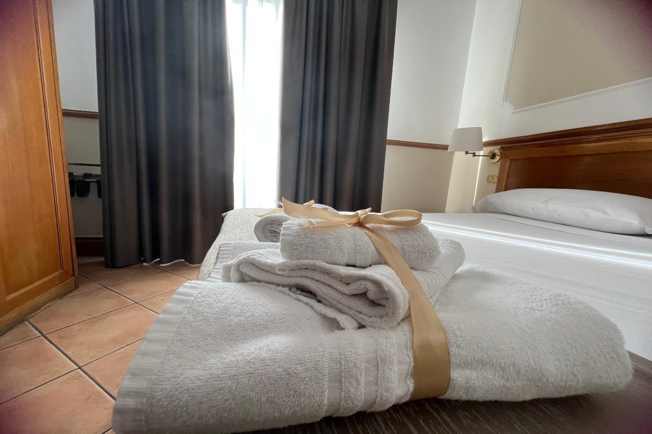 Hotel Leopardi Neapol Zewnętrze zdjęcie