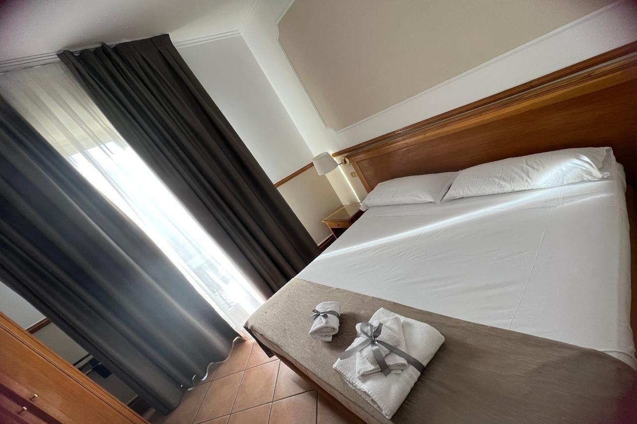 Hotel Leopardi Neapol Zewnętrze zdjęcie
