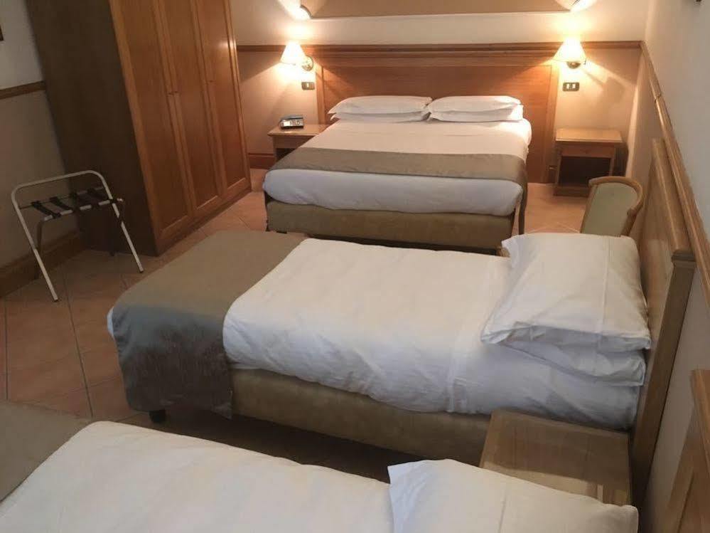 Hotel Leopardi Neapol Zewnętrze zdjęcie